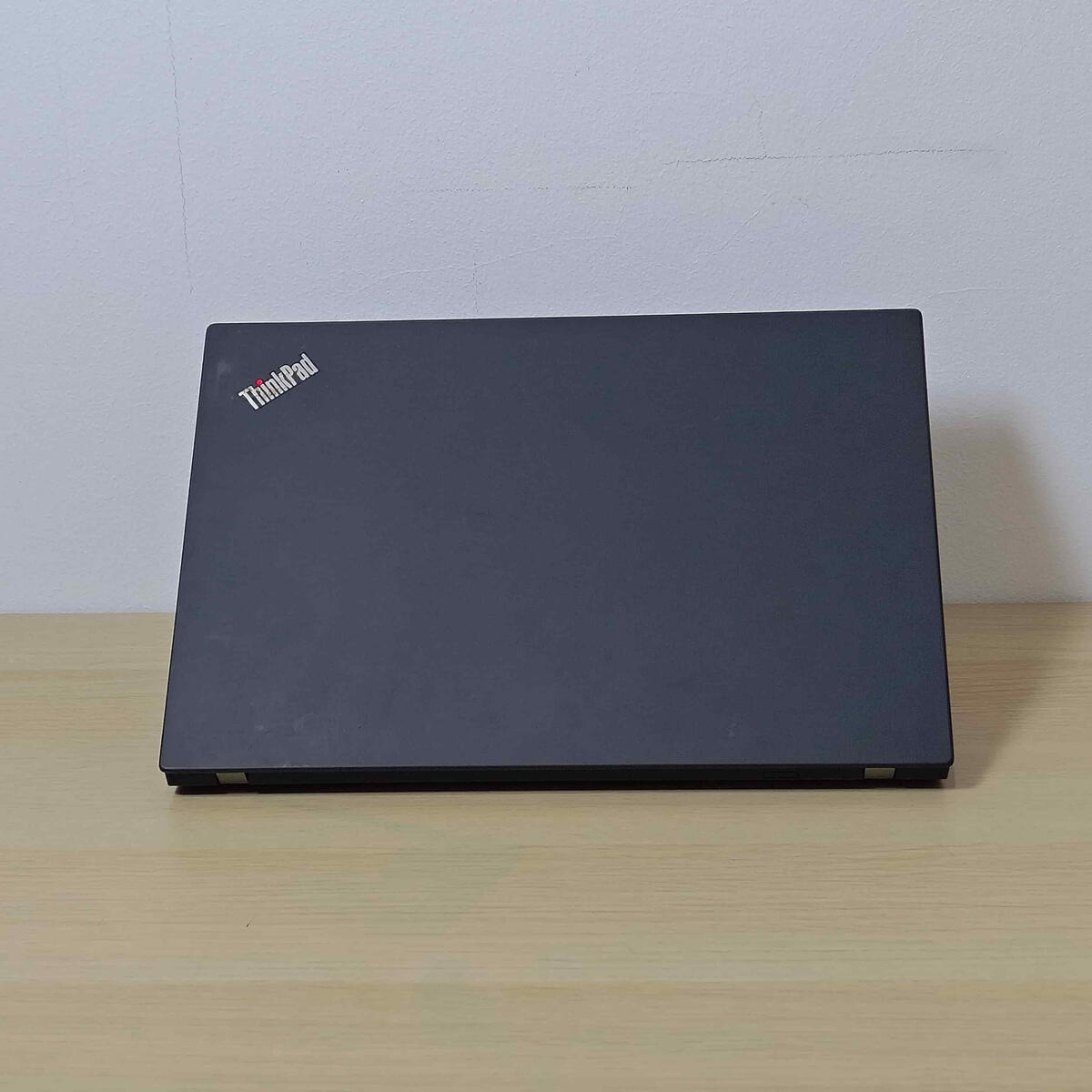 Lenovo Thinkpad T14G2 Belakang Tengah Lenovo Thinkpad T14G2 Belakang Tengah Butik Laptop