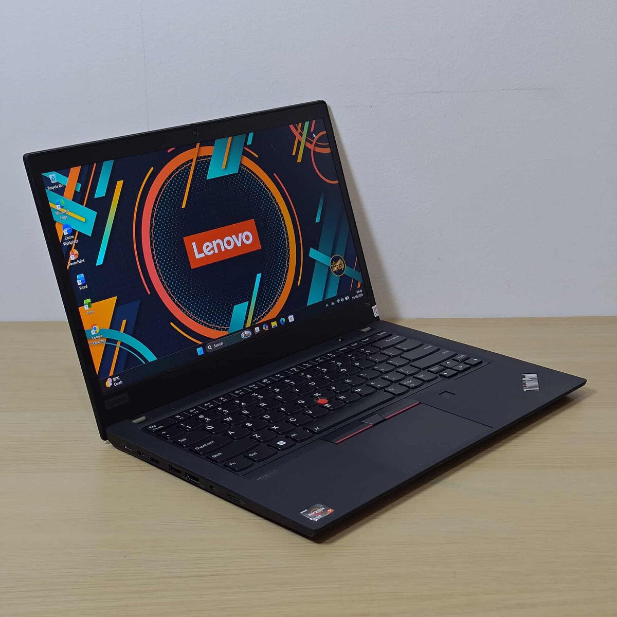 Lenovo Thinkpad T14G2 Depan Kiri Lenovo Thinkpad T14G2 Kiri Butik Laptop